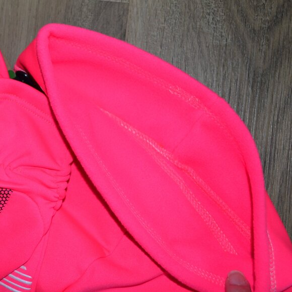 NEW Women's IGLOOS 2 Piece Hot Pink Winter Set Fleece Beanie Hat & Tech Gloves - Picture 4 of 4
